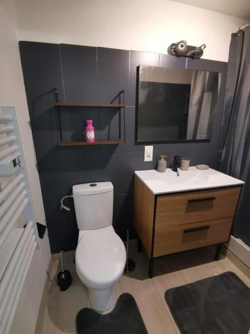 Charmant Appartement Au Calme Saint-Georges-de-Luzençon Exterior foto
